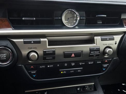 Used 2013 Lexus ES 350 w/ Premium Pkg FWD image 22