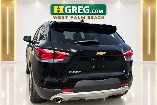 Used 2021 Chevrolet Blazer LT FWD image 2