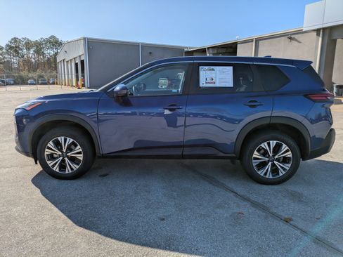 Used 2023 Nissan Rogue SV image 7