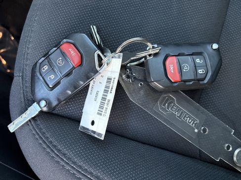 Certified 2022 Jeep Gladiator Sport image 37