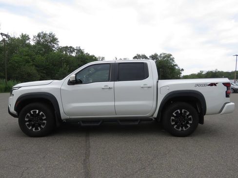 Used 2022 Nissan Frontier PRO-4X w/ Technology Package AWD/4WD image 8