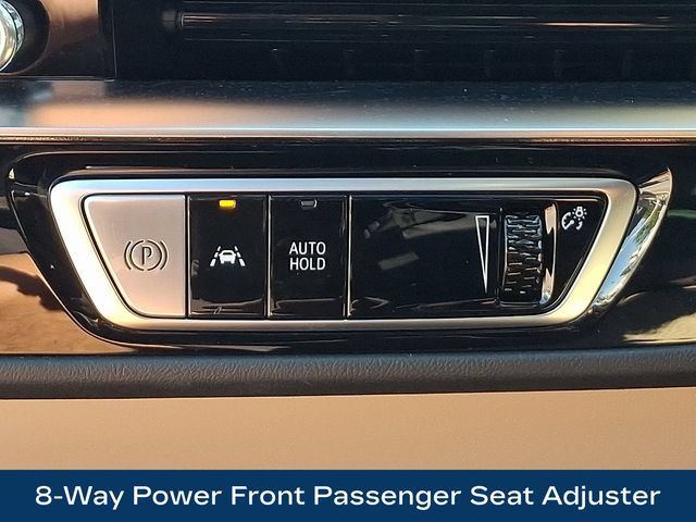Used 2026 Cadillac Lyriq Signature Luxury w/ Nappa Leather Package AWD/4WD image 9