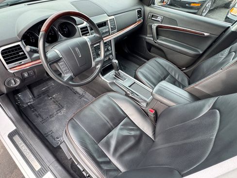 Used 2011 Lincoln MKZ image 3