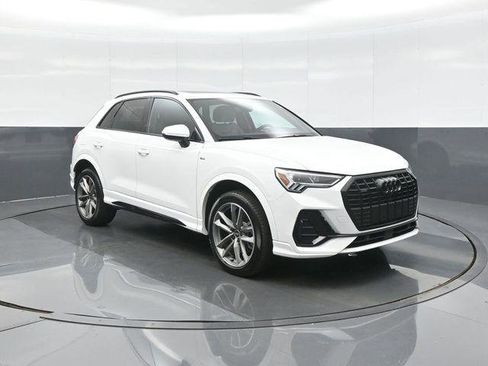 Used 2023 Audi Q3 2.0T Premium Plus w/ Premium Plus Package AWD/4WD image 1
