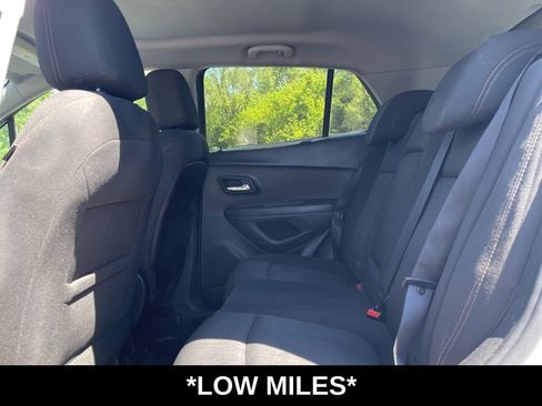 Used 2018 Chevrolet Trax LT AWD/4WD image 9