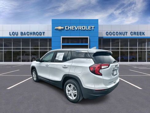 Used 2024 GMC Terrain SLE image 6