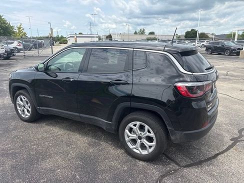 Used 2025 Jeep Compass Sport AWD/4WD image 5
