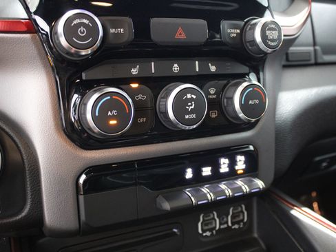 Used 2019 RAM 1500 Rebel w/ Rebel Level 2 Equipment Group AWD/4WD image 30