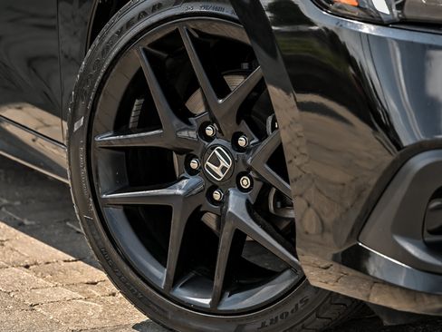 Used 2024 Honda Civic Sport image 3
