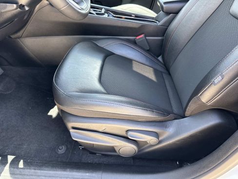 Used 2025 Jeep Compass Trailhawk image 16