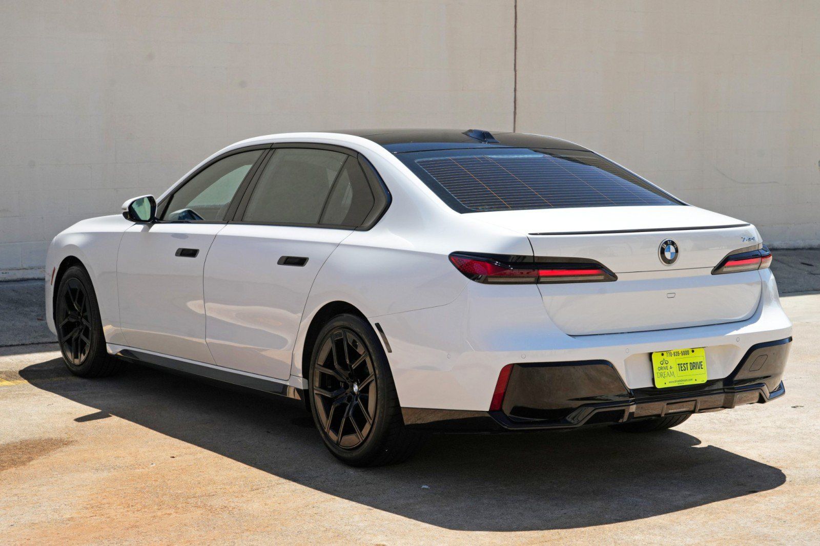 Used 2023 BMW 740i w/ Parking Assistance Package RWD image 56