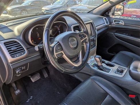 Used 2017 Jeep Grand Cherokee Limited image 13