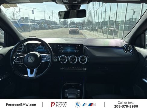 Used 2021 Mercedes-Benz GLA 250 4MATIC image 2