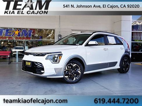Certified 2023 Kia Niro Wave FWD image 2