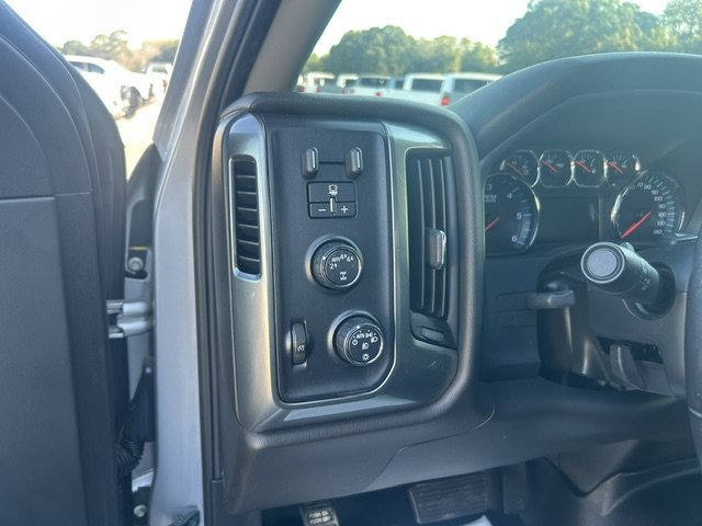 Used 2019 Chevrolet Silverado 1500 LT w/ All Star Edition AWD/4WD image 18