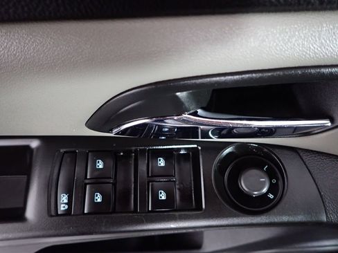 Used 2013 Chevrolet Cruze LS FWD image 25