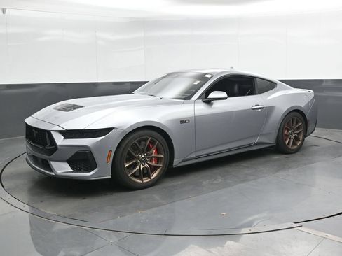 Used 2025 Ford Mustang GT Premium RWD image 7