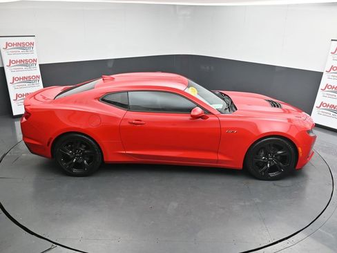 Used 2020 Chevrolet Camaro LT image 33