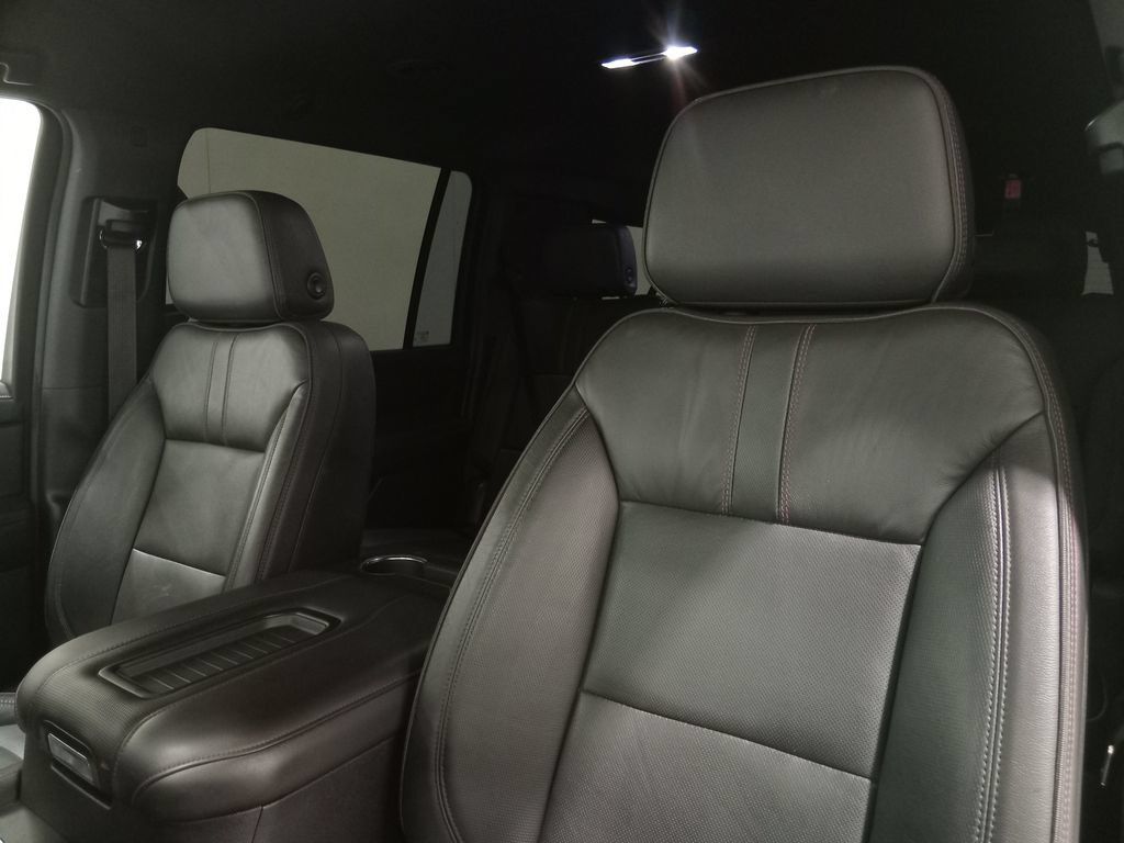 Used 2021 Chevrolet Suburban RST AWD/4WD image 14