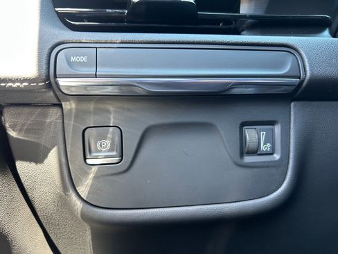 Used 2023 Cadillac Escalade Premium Luxury RWD image 54