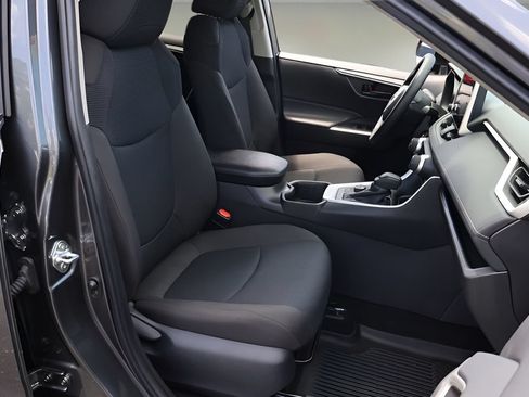 Certified 2025 Toyota RAV4 LE AWD/4WD image 17