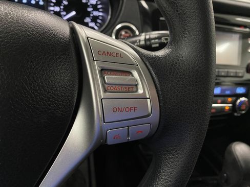Used 2015 Nissan Rogue SV w/ SV Moonroof Package AWD/4WD image 17
