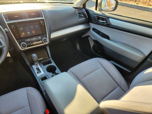 Used 2019 Subaru Outback 2.5i Premium image 14