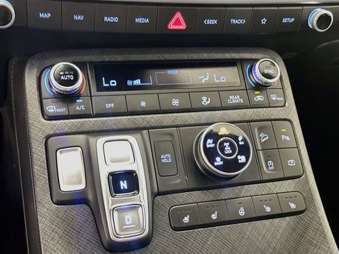 Used 2024 Hyundai Palisade Limited AWD/4WD image 24