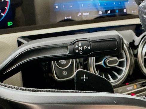 Used 2022 Mercedes-Benz A 220 4MATIC image 17