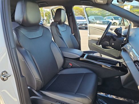 Used 2023 Volkswagen ID.4 S image 10