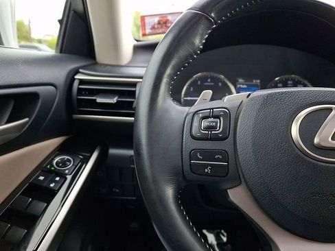 Used 2017 Lexus IS 200t w/ Premium Package RWD image 21