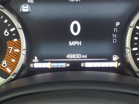Used 2023 Jeep Renegade Trailhawk AWD/4WD image 17