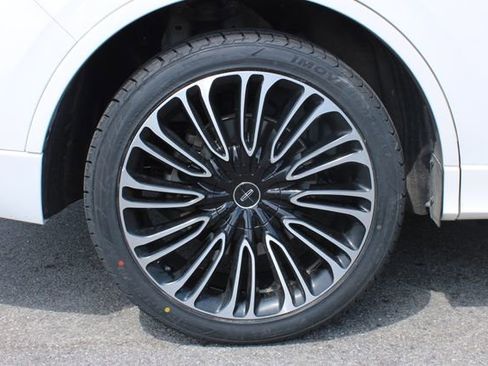 Used 2021 Lincoln Aviator Black Label w/ Dynamic Handling Package AWD/4WD image 37