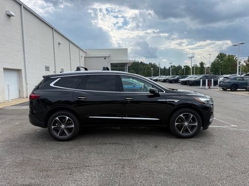 Used 2021 Buick Enclave Essence w/ Sound and Sites Package AWD/4WD image 6
