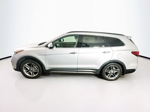 Used 2017 Hyundai Santa Fe Limited FWD image 4