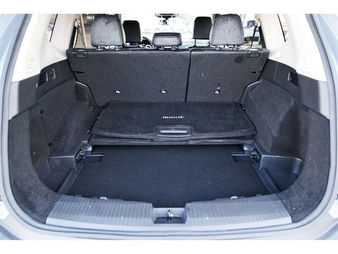 Used 2022 Nissan Rogue Platinum w/ Head-Up Display Package image 27