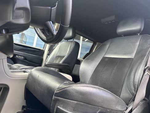 Used 2017 Dodge Grand Caravan SXT FWD image 30