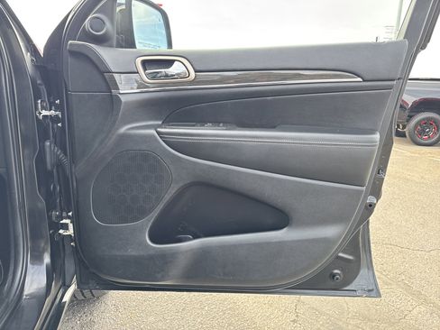 Used 2014 Jeep Grand Cherokee Overland w/ Advanced Technology Group image 29