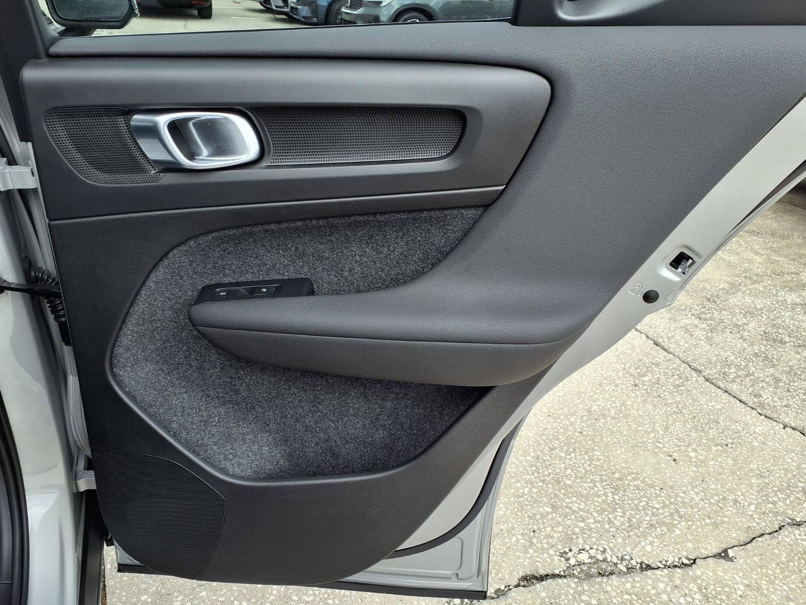 Certified 2025 Volvo XC40 B5 Ultra AWD/4WD image 14