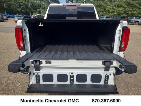 Used 2022 GMC Sierra 1500 AT4 w/ AT4 Preferred Package AWD/4WD image 11