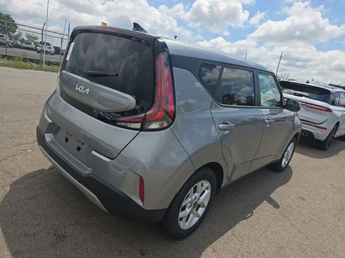 Used 2025 Kia Soul LX w/ LX Technology Package FWD image 4