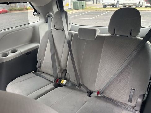 Used 2015 Toyota Sienna LE image 13