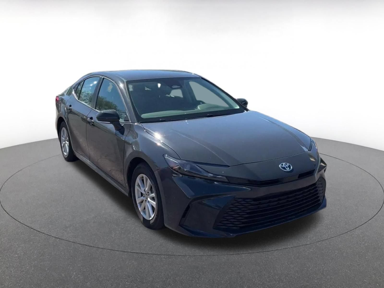 Used 2026 Toyota Camry LE FWD image 3