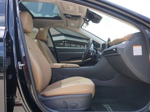 Used 2025 Hyundai Sonata Limited FWD image 29