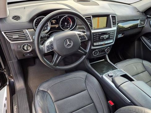Used 2016 Mercedes-Benz GL 550 4MATIC image 10