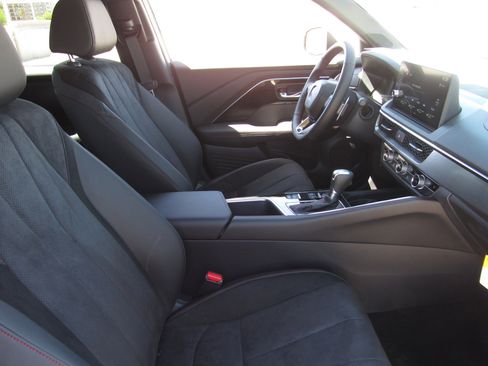 Certified 2025 Acura ADX A-Spec image 9