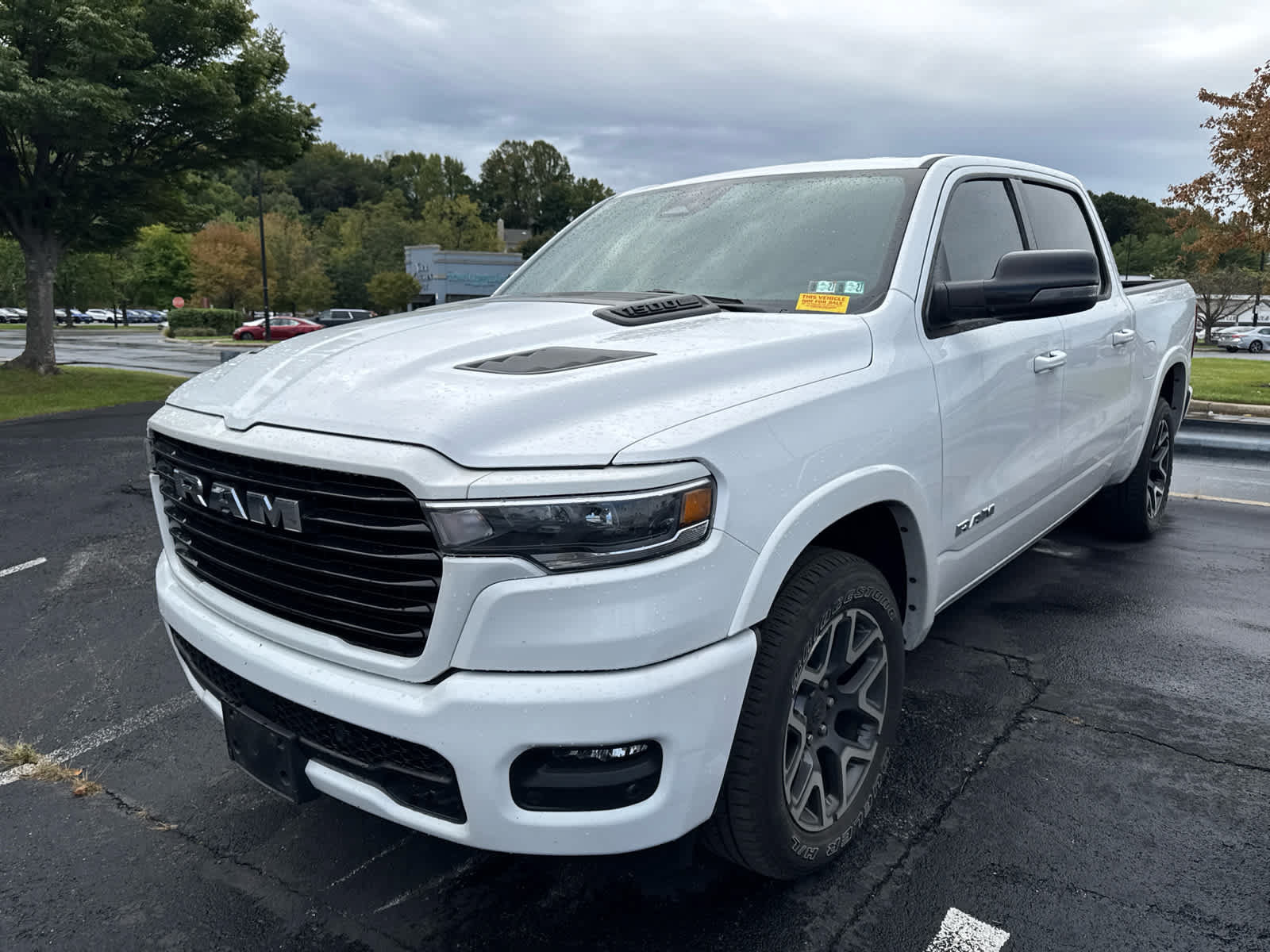 Used 2025 RAM 1500 Laramie w/ Sport Appearance Package AWD/4WD image 3