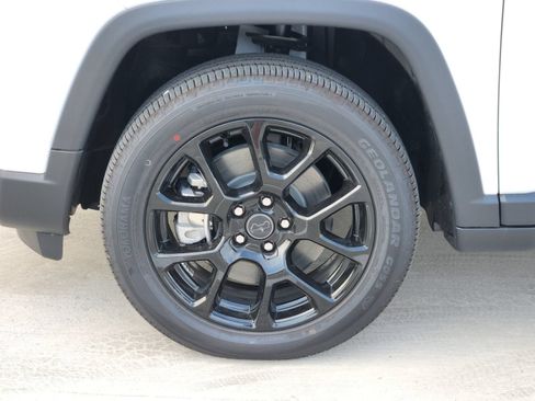 New 2026 Jeep Compass Latitude AWD/4WD image 11