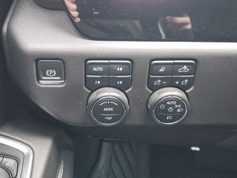 Used 2022 Chevrolet Silverado 1500 LTZ image 19