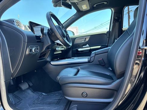 Used 2025 Mercedes-Benz GLA 250 image 12